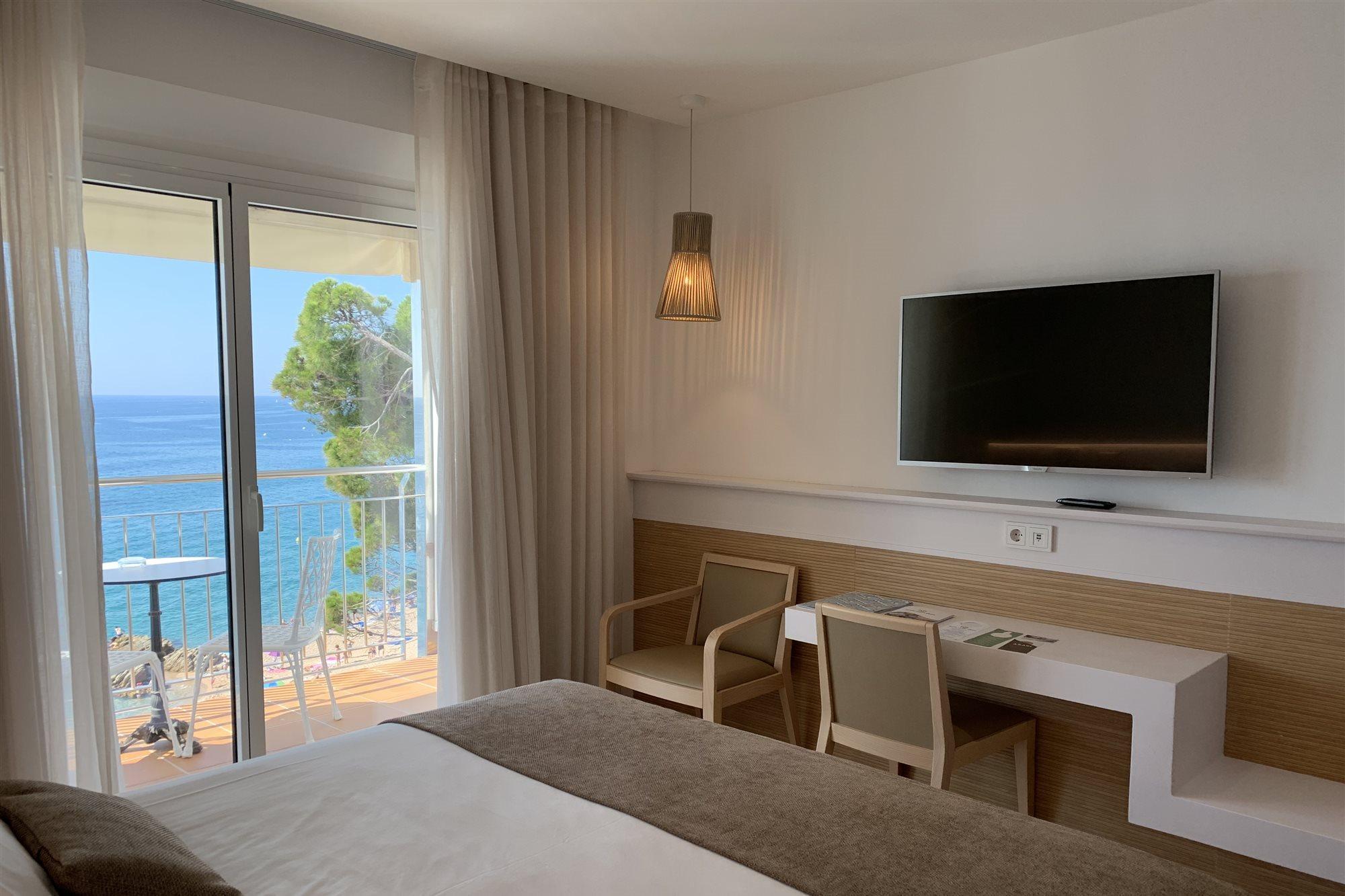 Hotel Costa Brava Γκουανταλαχάρα Εξωτερικό φωτογραφία