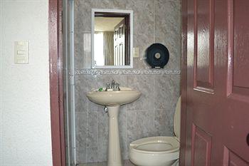 Hotel Costa Brava Γκουανταλαχάρα Εξωτερικό φωτογραφία