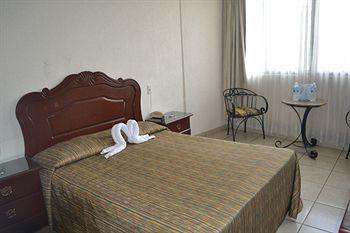 Hotel Costa Brava Γκουανταλαχάρα Εξωτερικό φωτογραφία